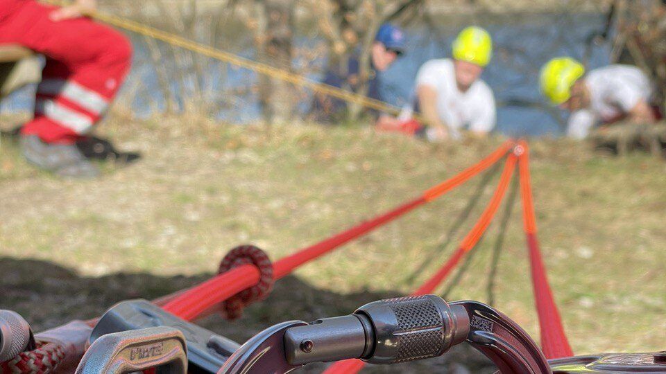 Schräghangrettung Wasserwacht Landsberg am Lech Seiltechnik Rettung